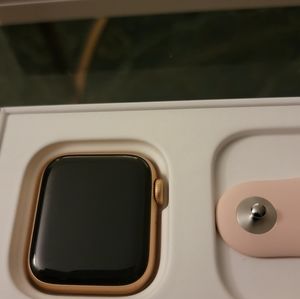 Apple Watch Series 6 40mm Gold Aluminum Case with Pink Sand Sport Band
